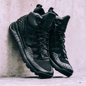 Nike Lupinek Flyknit Defender Black Sneakers